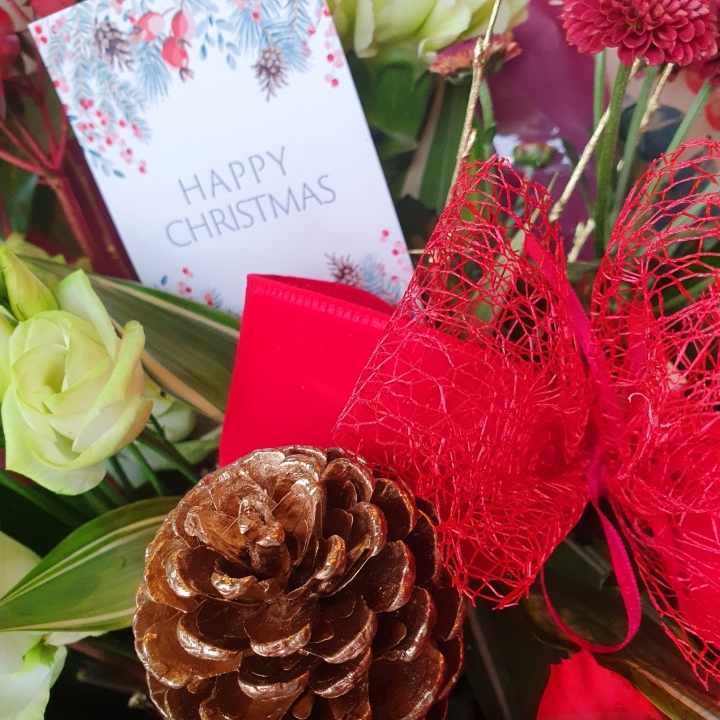 Christmas Bouquet Flowerfair Red Gold