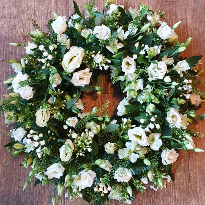 Meadow Wreath in White and Green